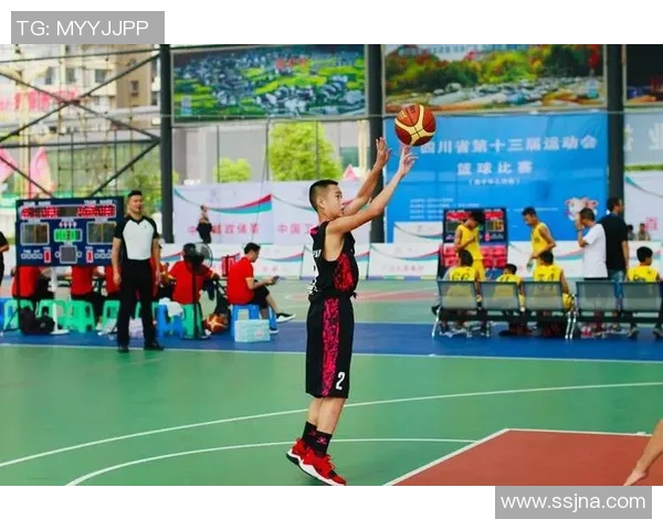 重庆篮球队在冠军赛中的灵活性表现与战术调整分析 重庆篮球队在冠军赛中的灵活性表现与战术调整分析